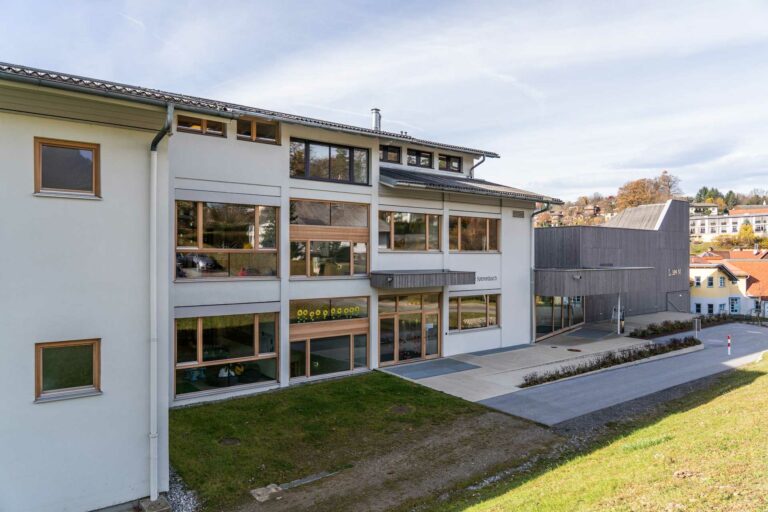 Schulgebäude  Volksschule Nestelbach