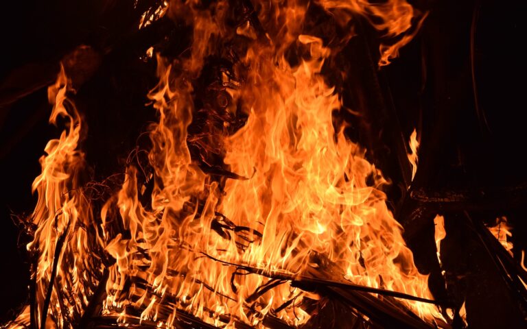 fire-gfe35b8559_1920
