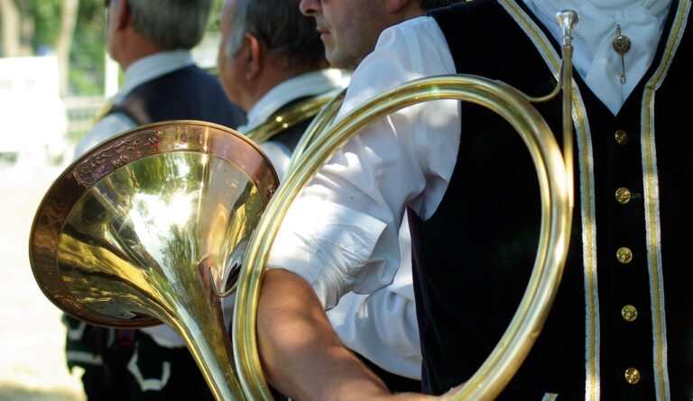 horn-799862_1280